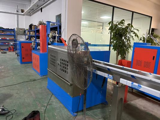 Производственная линия 90кг/ч ПВХ экструдерная машина для производства кабелей