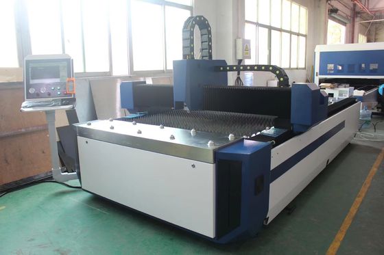 3000w Лазерная режущая машина для обработки металлических листов 4550*2300*2000 мм